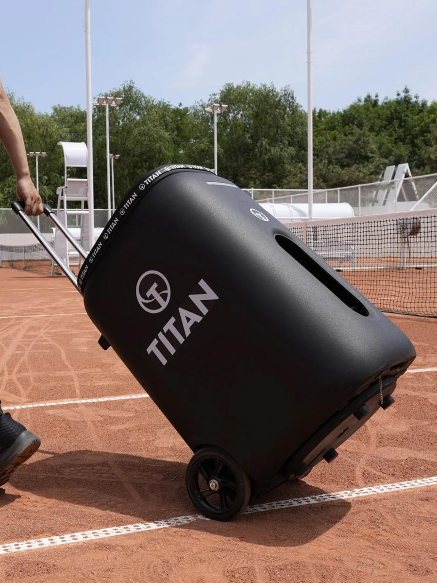 TITAN ONE Tennis Ball Machine